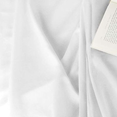 На фото - устойчивое бамбуковое постельное белье для шелкового и комфортного сна