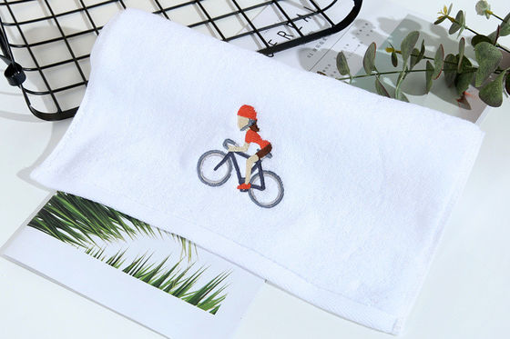 Вышитое 180 гр. Custom Logo быстросухое спортивное полотенце для расширенного фитнеса на улице