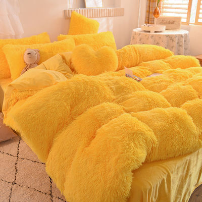 Ощутите максимальный комфорт с настраиваемым логотипом Mink Velvet Four-Piece Duvet Cover