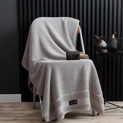 Чистый хлопок Luxury Hotel Towel Set с толстым полосатым узором и дизайном Jacquard